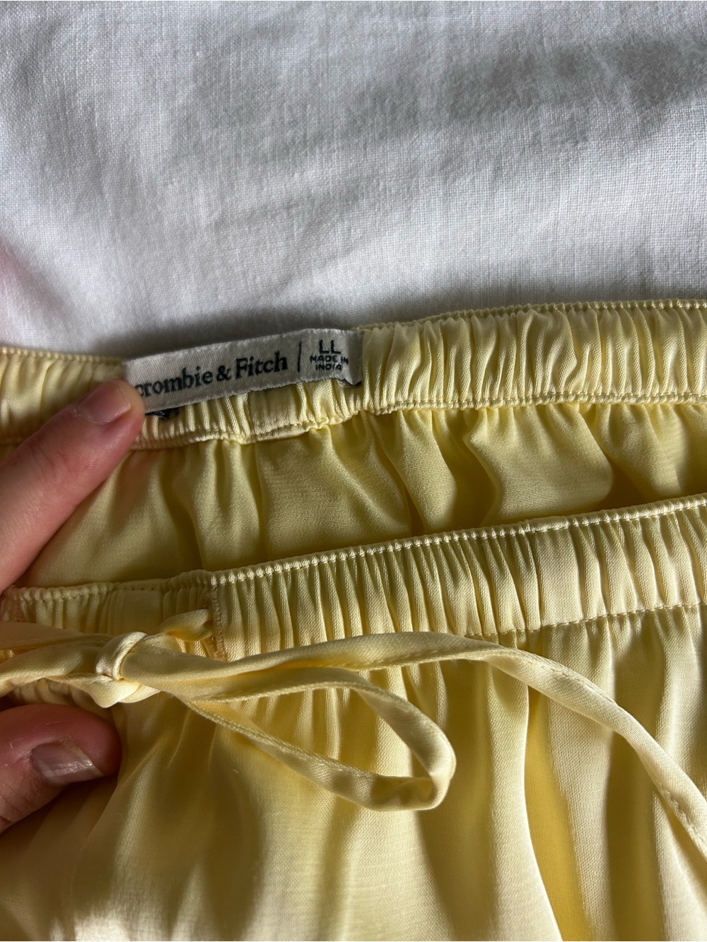 abercrombie & fitch gemma satin pull-on pants pastel butter yellow wide leg sz L - Picture 10 of 14